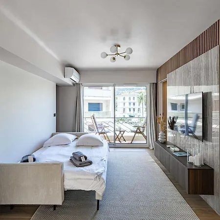 Beautiful Renovated Flat - Close To Martinez Appartement